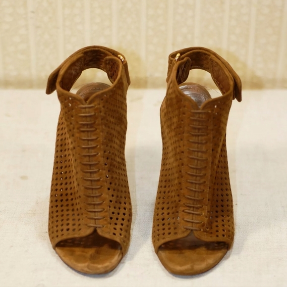 1000$ LOUIS VUITTON LV brown perforated suede open toe heels shoes 38.5 us8.5 - Picture 2 of 8